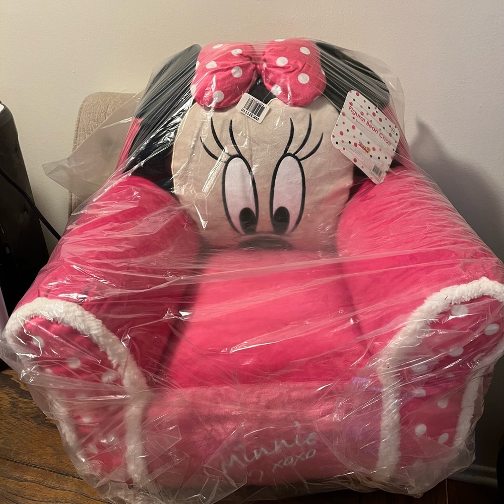 Minnie Mouse plush chair